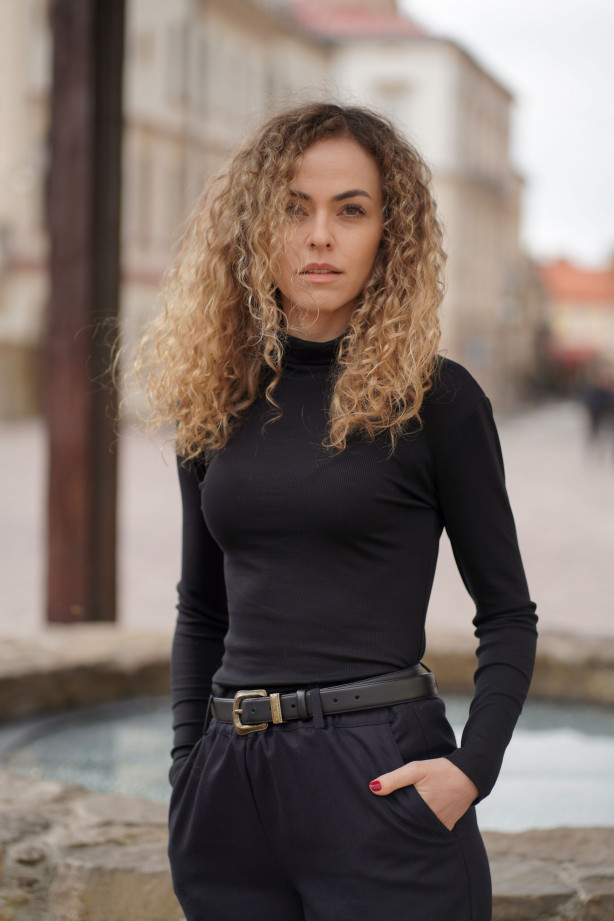 Golf classic z prążkowanej bawełny – klasyczny golf damski | Marisol Golf classic z prążkowanej bawełny – klasyczny golf damski | Marisol