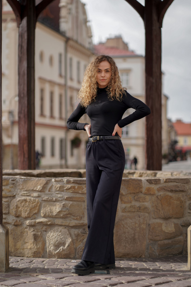 Golf classic z prążkowanej bawełny – klasyczny golf damski | Marisol Golf classic z prążkowanej bawełny – klasyczny golf damski | Marisol