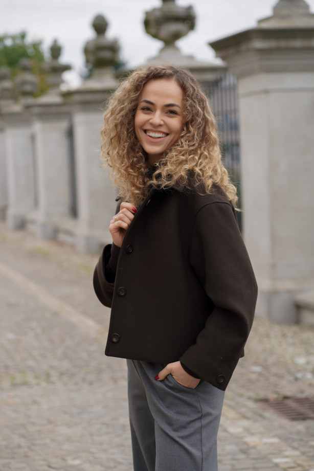 Kurtka wełniana oversize w fasonie pudełkowym – elegancka, diagonal | Marisol