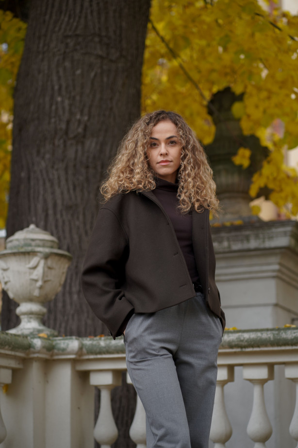 Kurtka wełniana oversize w fasonie pudełkowym – elegancka, diagonal | Marisol