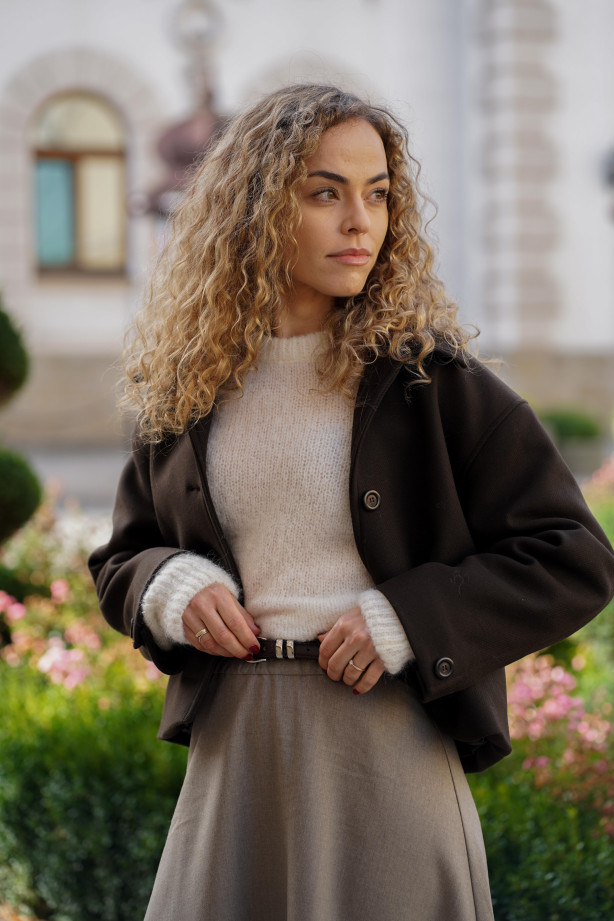 Kurtka wełniana oversize w fasonie pudełkowym – elegancka, diagonal | Marisol