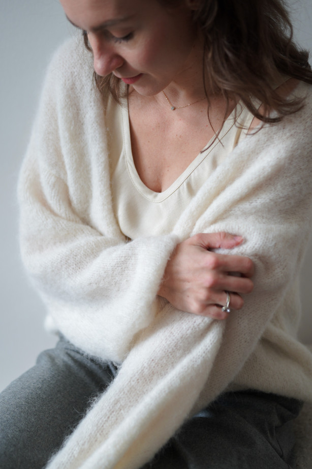 Kardigan typu chmurka wykonany z suri alpaca Kardigan typu chmurka wykonany z suri alpaca