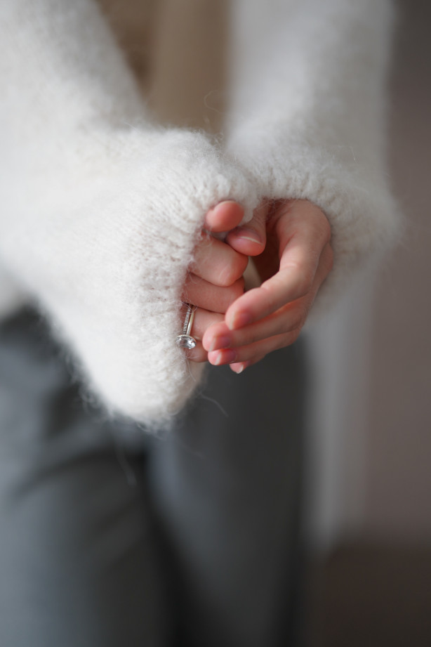 Kardigan typu chmurka wykonany z suri alpaca Kardigan typu chmurka wykonany z suri alpaca