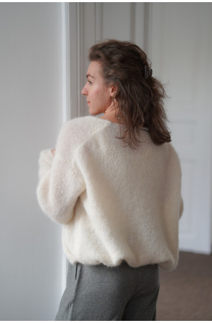 Kardigan typu chmurka wykonany z suri alpaca