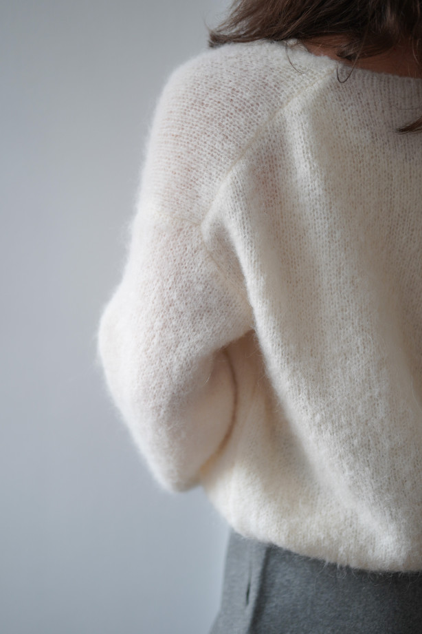 Kardigan typu chmurka wykonany z suri alpaca Kardigan typu chmurka wykonany z suri alpaca