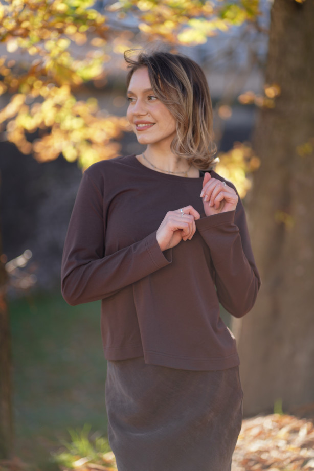 Longsleeve damski Chocolate – pudełkowy krój, długi rękaw | Marisol