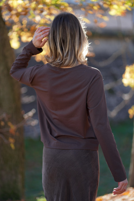 Longsleeve damski Chocolate – pudełkowy krój, długi rękaw | Marisol 2