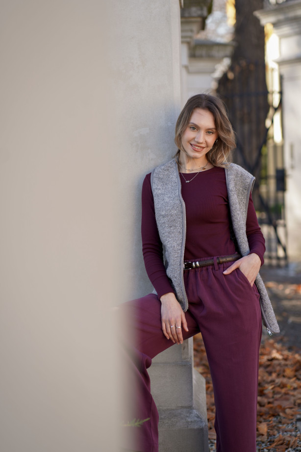 Spodnie Moris – proste, eleganckie spodnie z szerszą nogawką i kieszeniami | MARISOL