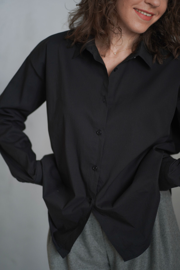 Czarna koszula damska oversize z bawełny – klasyk w nowoczesnym wydaniu | MARISOL