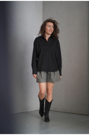Czarna koszula damska oversize z bawełny – klasyk w nowoczesnym wydaniu | MARISOL