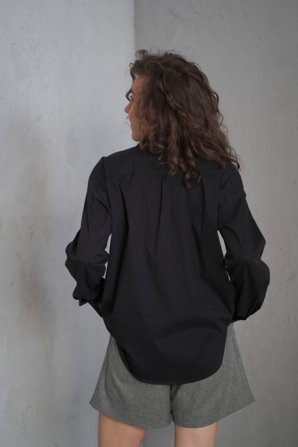 Czarna koszula damska oversize z bawełny – klasyk w nowoczesnym wydaniu | MARISOL