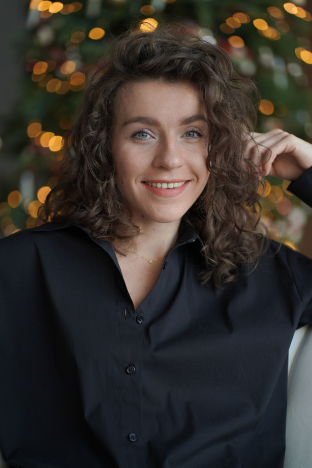 Czarna koszula damska oversize z bawełny – klasyk w nowoczesnym wydaniu | MARISOL