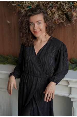 Sukienka Wrap Zebra – Czarna żakardowa sukienka kopertowa midi | Marisol