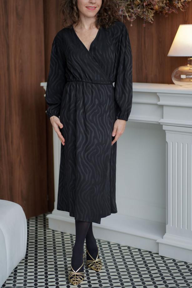 Sukienka Wrap Zebra – Czarna żakardowa sukienka kopertowa midi | Marisol