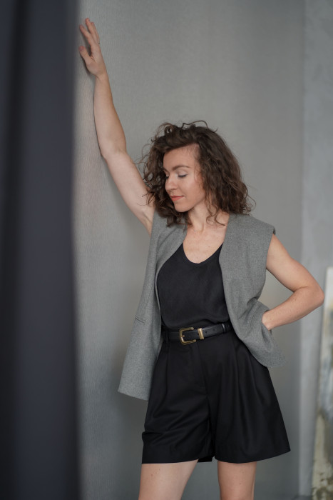 Chelsea – Wełniane szorty z zakładkami | Eleganckie szorty Marisol