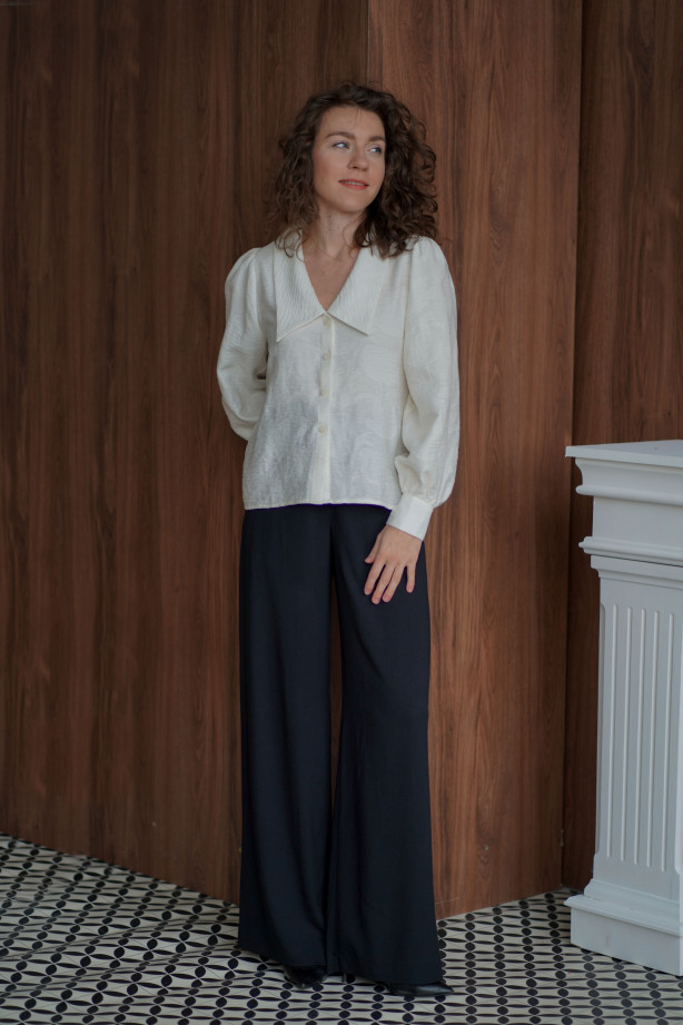 Spodnie Essential Black - Klasyczne czarne spodnie z szeroką nogawką | Marisol