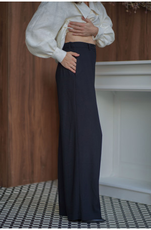 Spodnie Essential Black - Klasyczne czarne spodnie z szeroką nogawką | Marisol