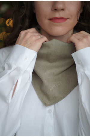 Chusta Triangle - trójkątna chustka z haftem | Marisol