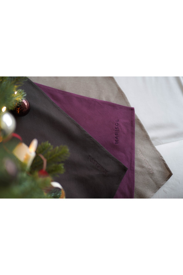 Chusta Triangle - trójkątna chustka z haftem | Marisol