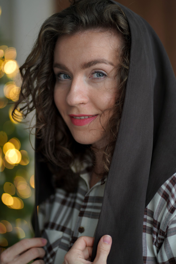 Chusta Triangle - trójkątna chustka z haftem | Marisol