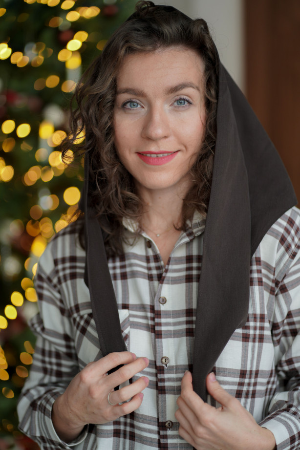 Chusta Triangle - trójkątna chustka z haftem | Marisol