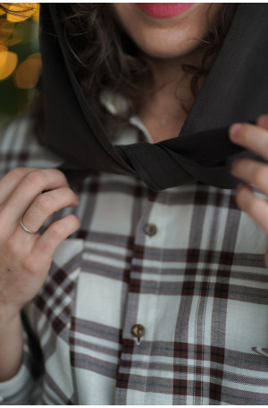 Chusta Triangle - trójkątna chustka z haftem | Marisol