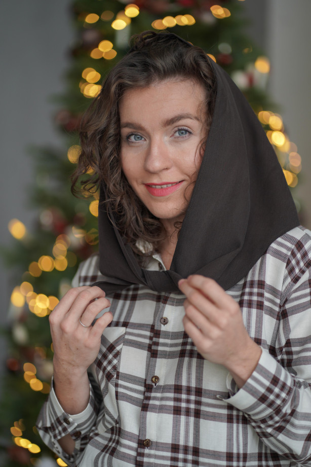 Chusta Triangle - trójkątna chustka z haftem | Marisol