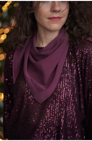 Chusta Triangle - trójkątna chustka z haftem | Marisol