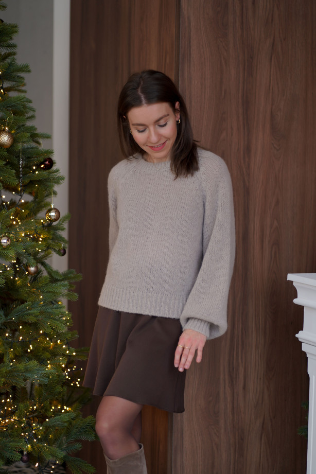 Spódniczka Latte - falująca mini z gumką w pasie | Marisol