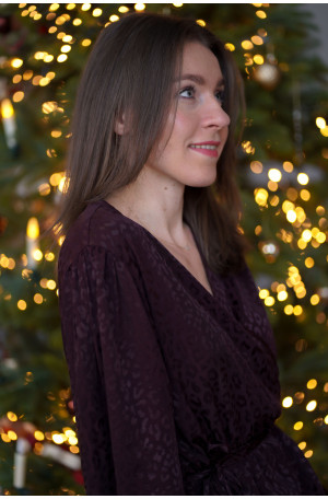 Sukienka Wrap Panter – Czekoladowa żakardowa sukienka kopertowa midi | Marisol