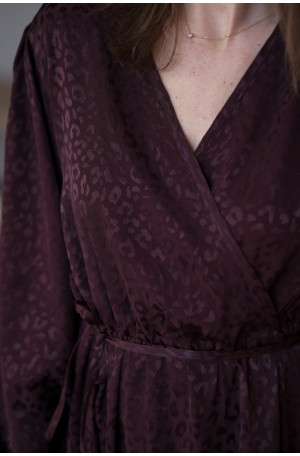 Sukienka Wrap Panter – Czekoladowa żakardowa sukienka kopertowa midi | Marisol