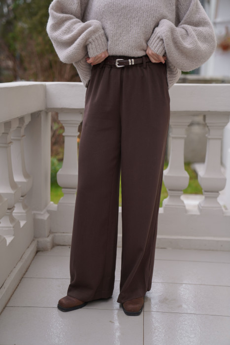 Spodnie Moris – proste, eleganckie spodnie z szerszą nogawką i kieszeniami | MARISOL