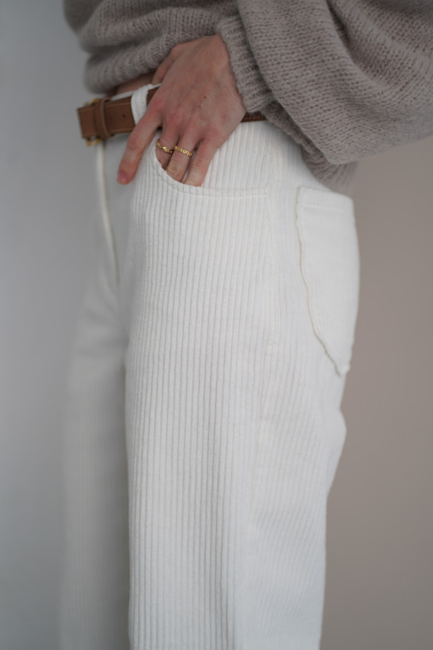 Klasyczne spodnie sztruksowe 100% bawełna - wygoda i styl na co dzień