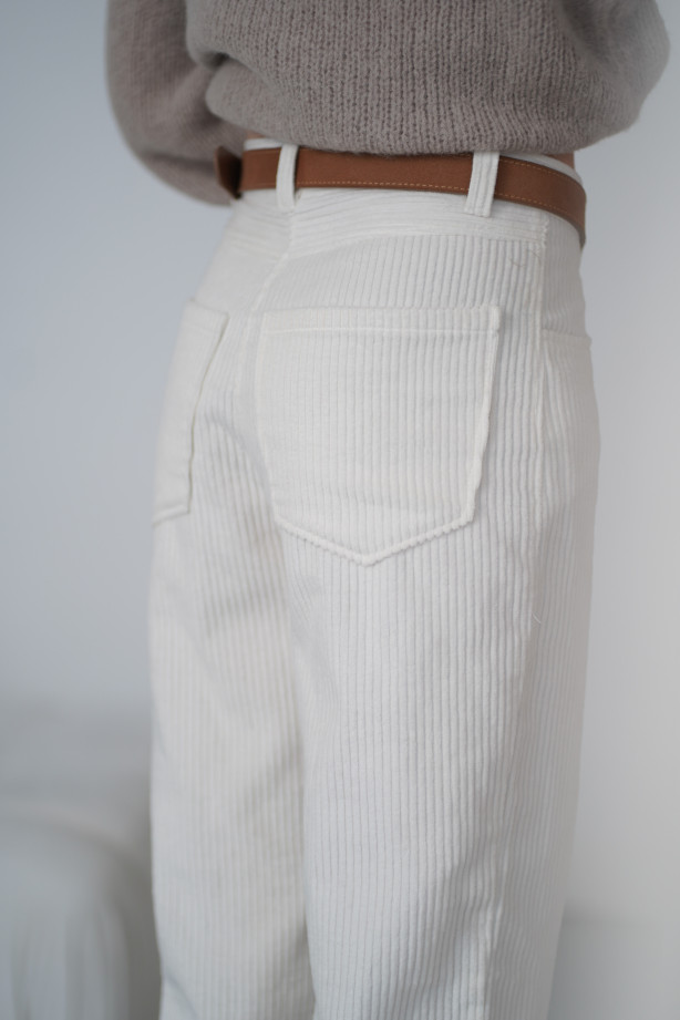 Klasyczne spodnie sztruksowe 100% bawełna - wygoda i styl na co dzień