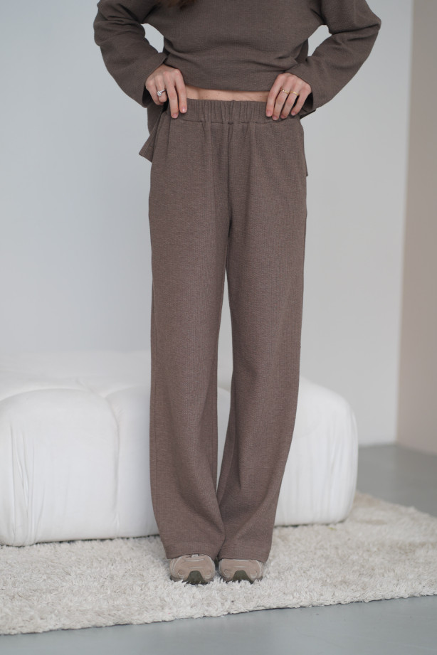 Spodnie Knitted Brown – szerokie spodnie z dzianiny na gumie z kieszeniami