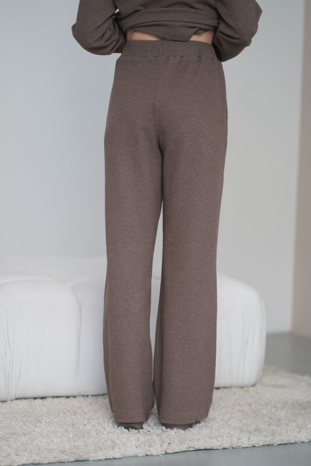 Spodnie Knitted Brown – szerokie spodnie z dzianiny na gumie z kieszeniami