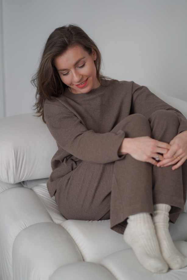 Spodnie Knitted Brown – szerokie spodnie z dzianiny na gumie z kieszeniami