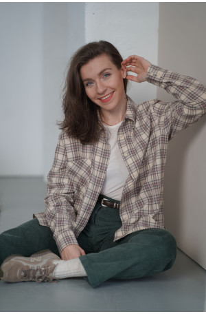 Koszula w kratę – bawełniana, lekko oversize z ozdobnymi mankietami