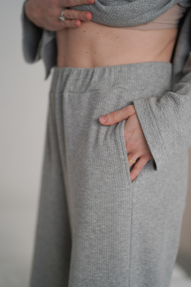 Spodnie Knitted Grey - szerokie spodnie z dzianiny na gumie z kieszeniami