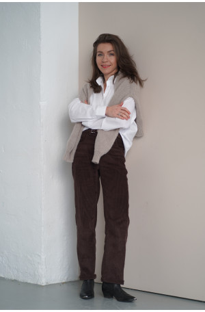 Klasyczne spodnie sztruksowe 100% bawełna – wygoda i styl na co dzień