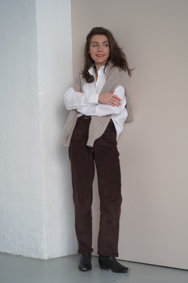 Klasyczne spodnie sztruksowe 100% bawełna – wygoda i styl na co dzień