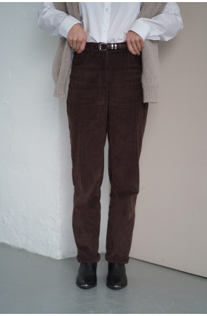 Klasyczne spodnie sztruksowe 100% bawełna – wygoda i styl na co dzień