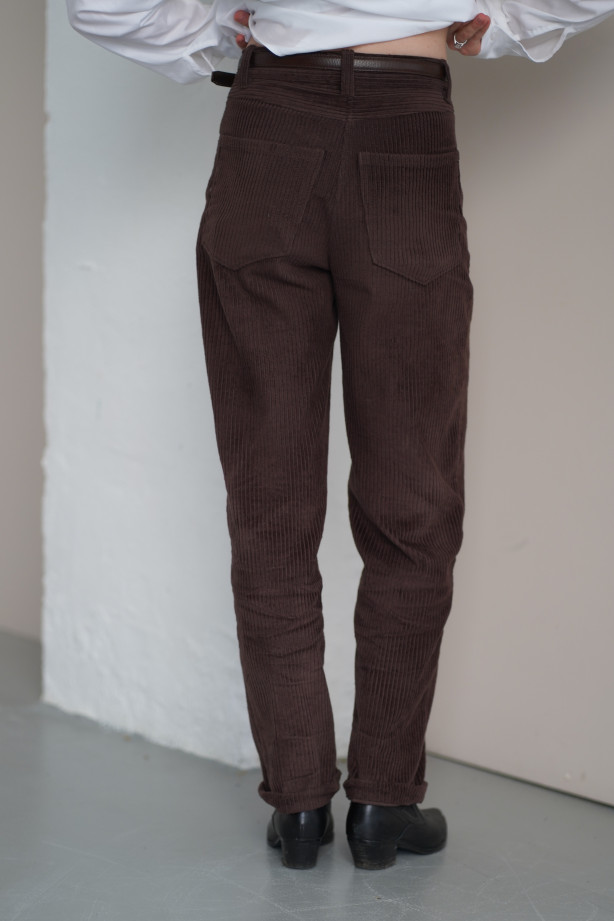 Klasyczne spodnie sztruksowe 100% bawełna – wygoda i styl na co dzień