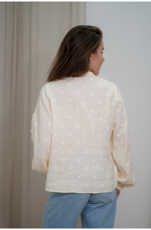 Śmietankowa koszula ze stójką - bufiaste rękawy i wytłaczane serduszka