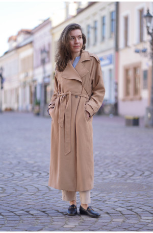 Klasyczny długi trencz - raglanowy fason z paskiem