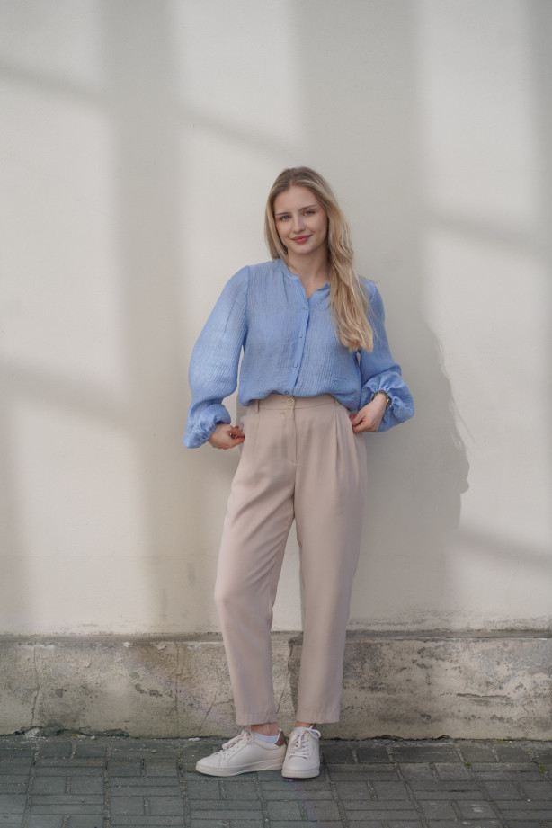 Koszula z bufiastymi rękawami - lejąca tkanina z gofrowaną fakturą