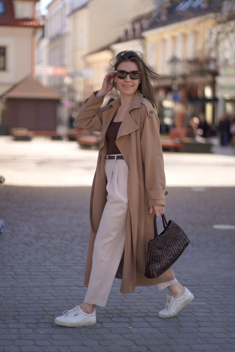 Klasyczne cygaretki - krótsza nogawka, zaszewki i kieszenie