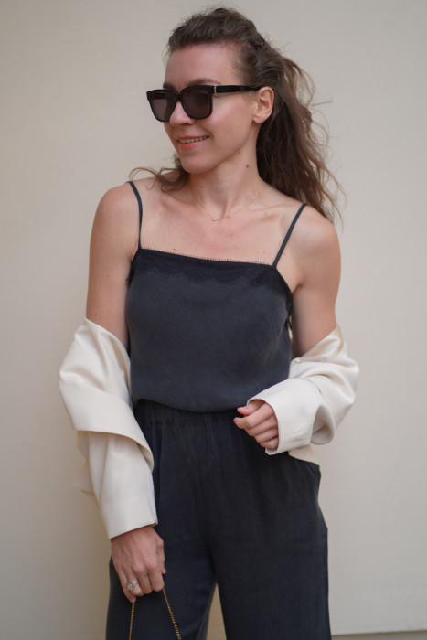 Topka Bias - krój ze skosu z koronkowym dekoltem