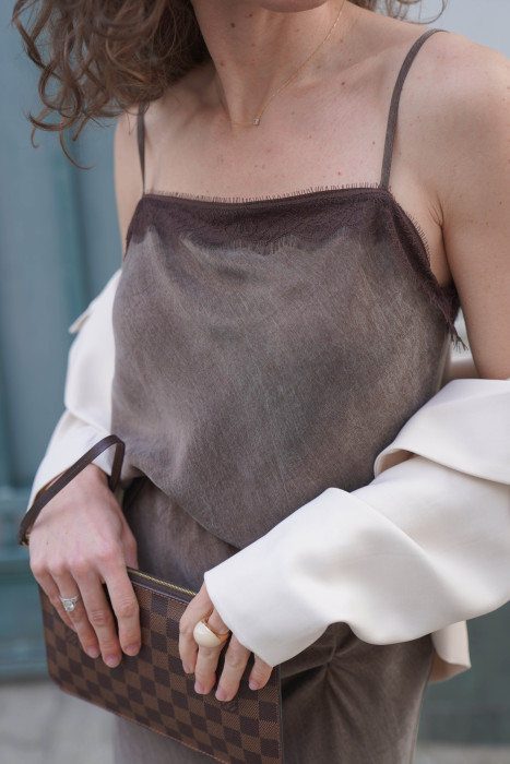 Topka Bias - krój ze skosu z koronkowym dekoltem