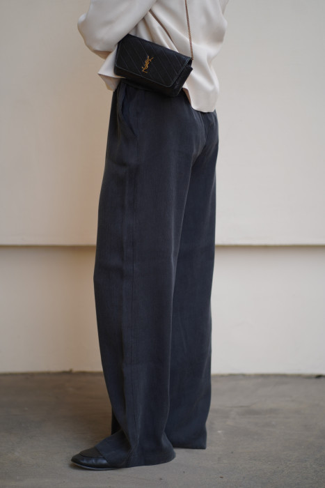 Spodnie z lyocellu i wiskozy – wysoki stan, szeroka nogawka